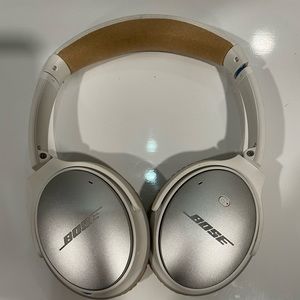 Bose Quiet Comfort Noise Cancelling Headphones
